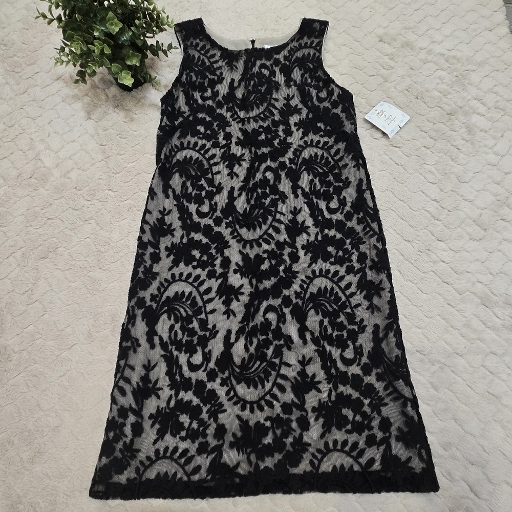 Suzi Chin for Maggy Boutique Black Latte Overlay Lace Sleeveless Formal Dress, 6